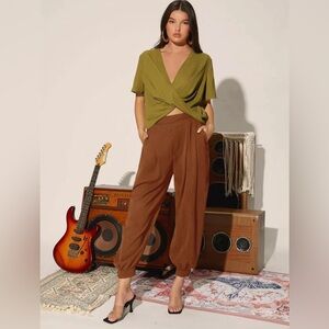 Brown Slant Pockets Button Hem Pants 🤎